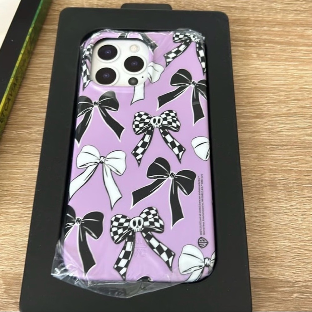 Velvet Caviar Beetlejuice Bow Case